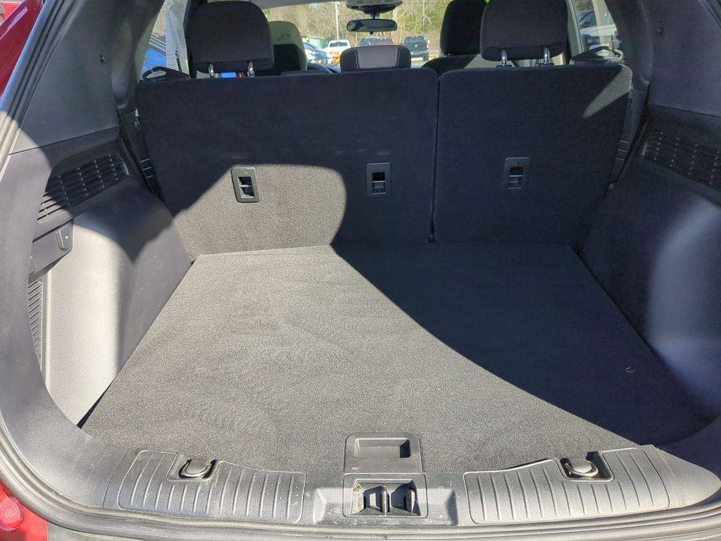 Used 2022 Ford Escape SE w/ SE Sport Appearance Package image 24