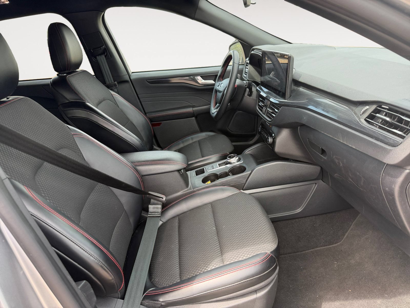 Used 2024 Ford Escape ST-Line w/ Tech Pack #1 FWD image 15