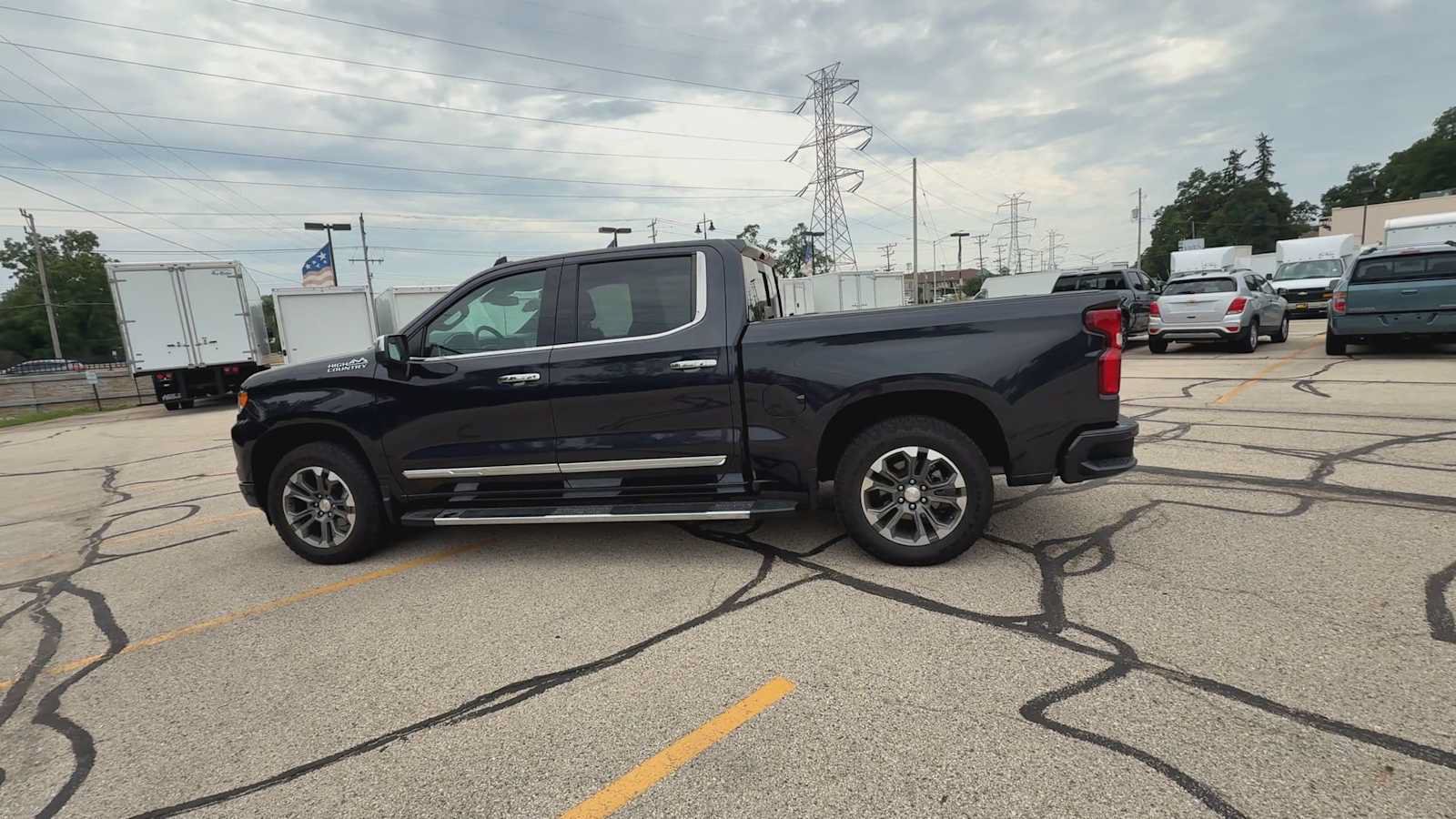 Certified 2024 Chevrolet Silverado 1500 High Country AWD/4WD image 5
