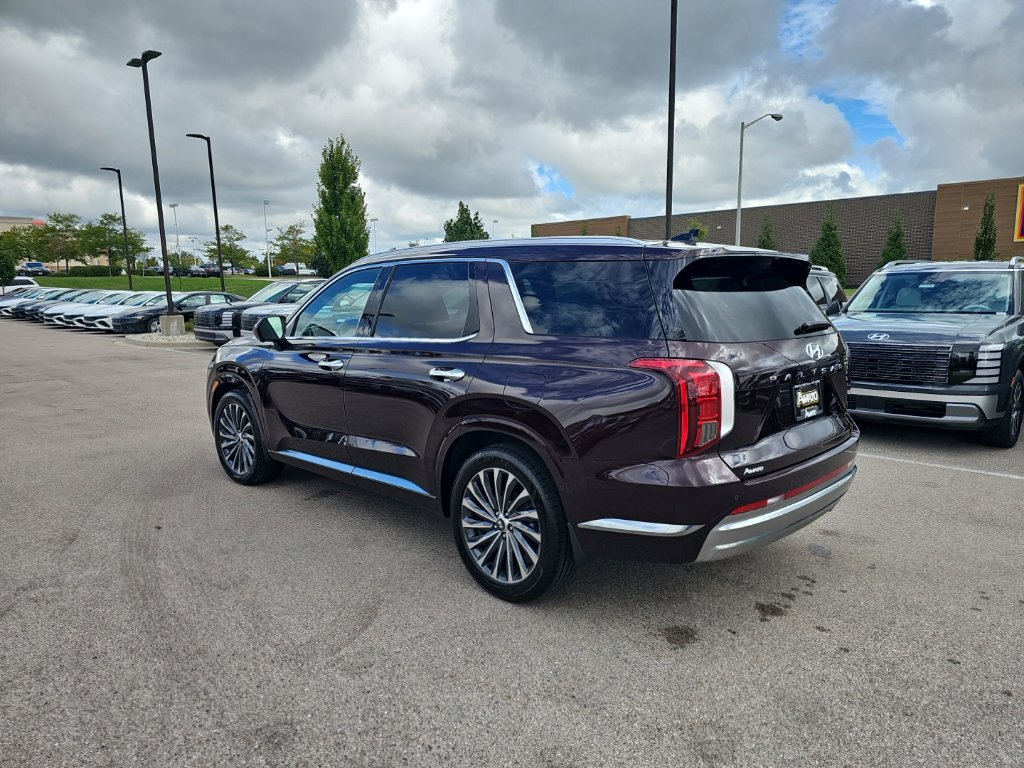 Certified 2024 Hyundai Palisade Calligraphy FWD image 3