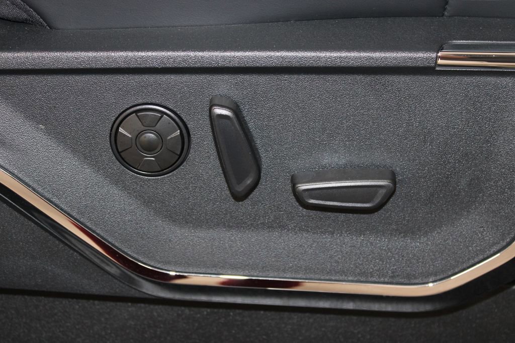 Used 2025 Ford F250 Platinum image 32