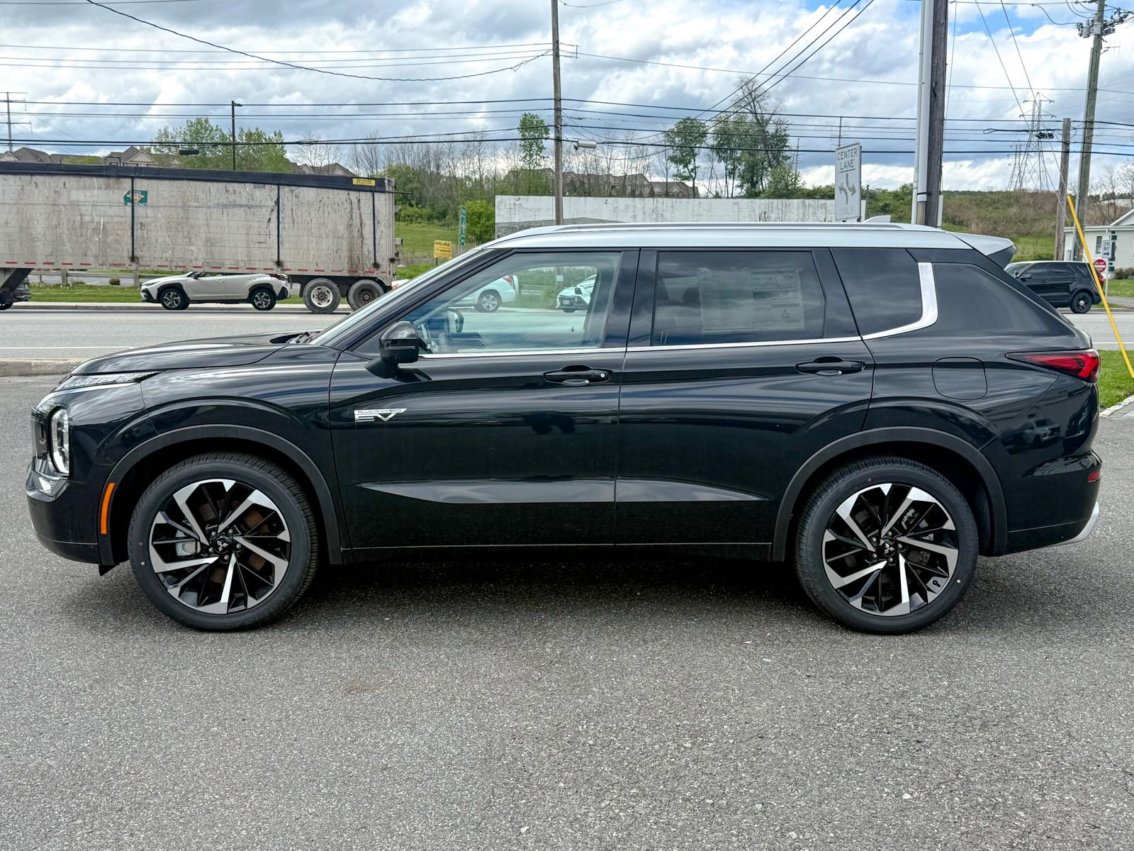New 2025 Mitsubishi Outlander SEL AWD/4WD image 4