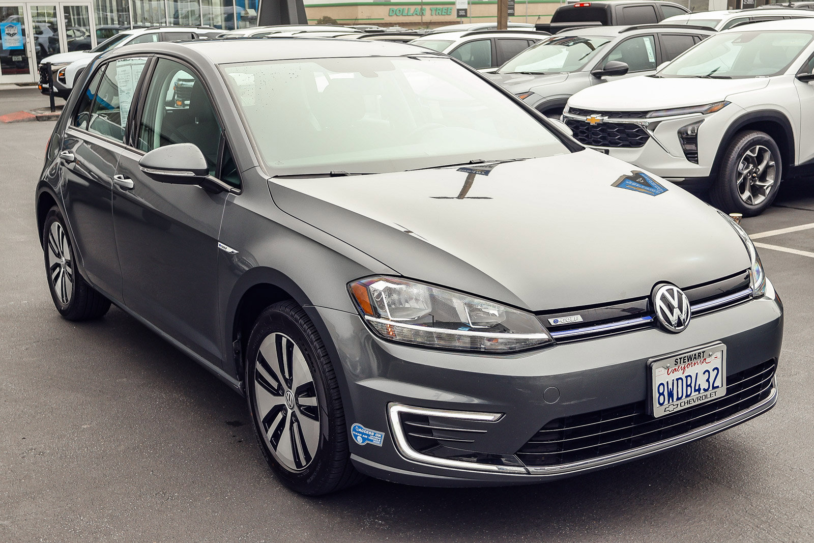 Used 2017 Volkswagen e-Golf SE w/ DC Fast Charging Package image 19