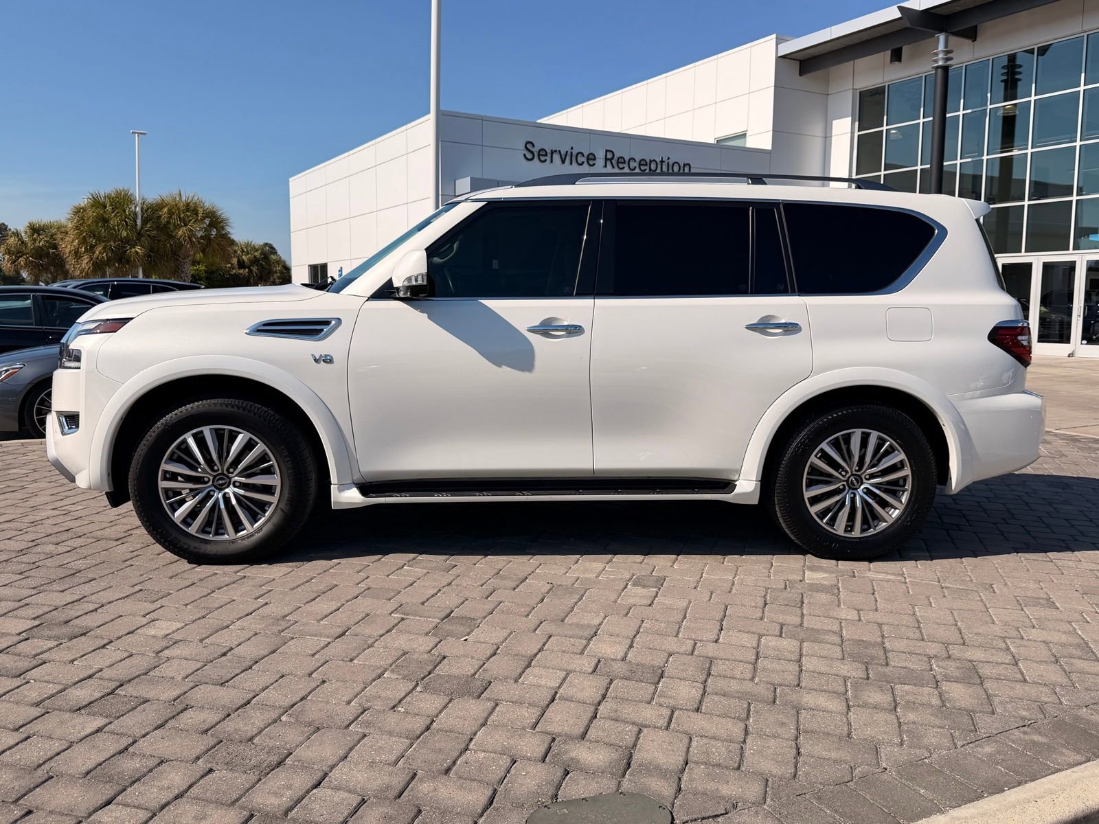 Used 2022 Nissan Armada SL w/ Captain's Chairs Package image 11
