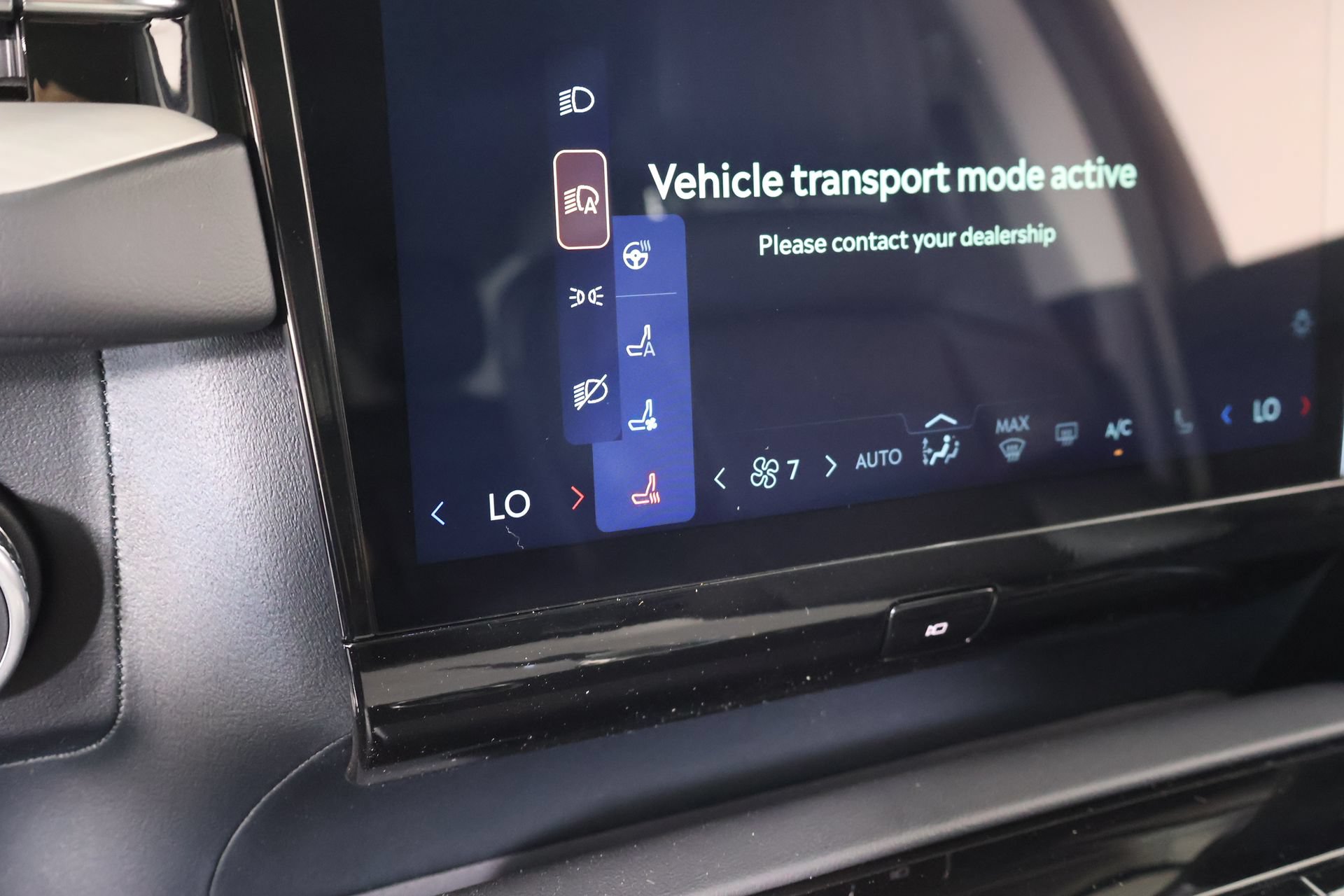 New 2026 Lincoln Navigator Premiere AWD/4WD image 7