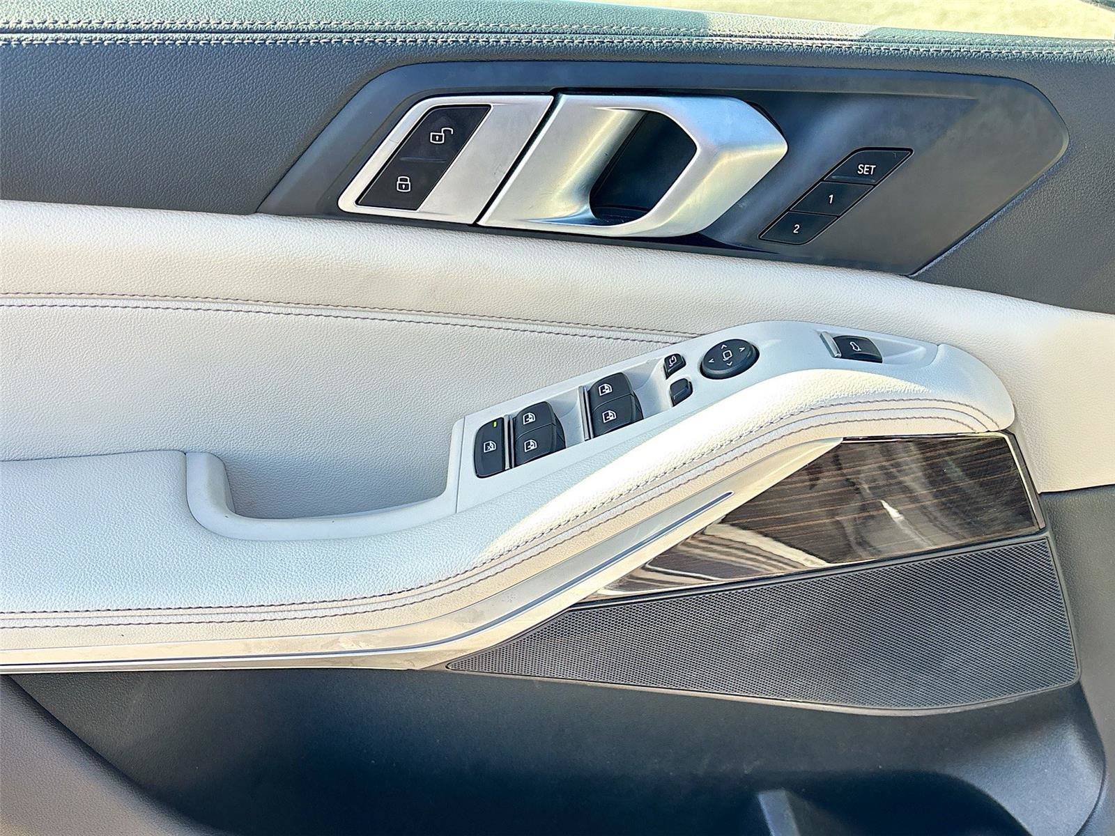 Used 2020 BMW X5 xDrive40i w/ Premium Package image 19