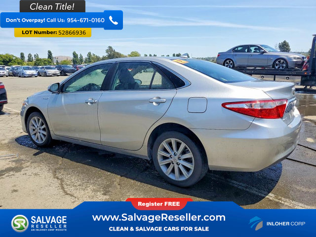 Used 2017 Toyota Camry XLE w/ Moonroof Package FWD image 3