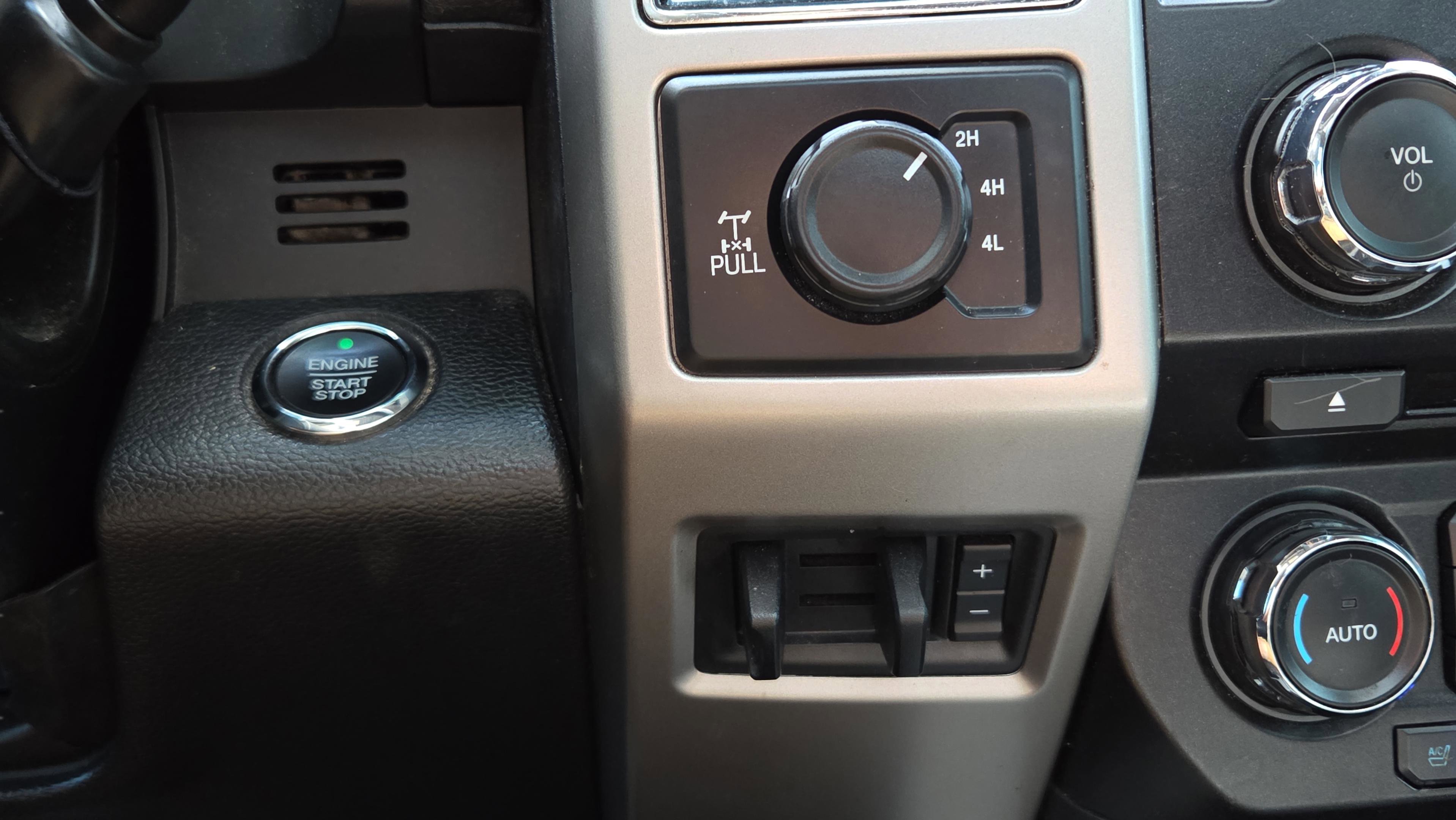 Used 2018 Ford F250 Lariat w/ Lariat Ultimate Package image 24