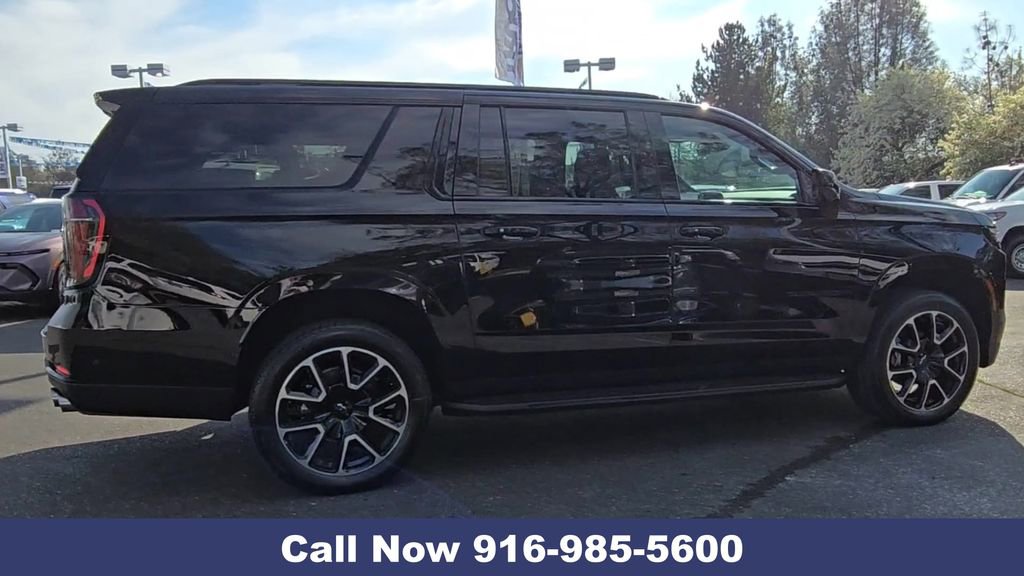 New 2026 Chevrolet Suburban RST image 12