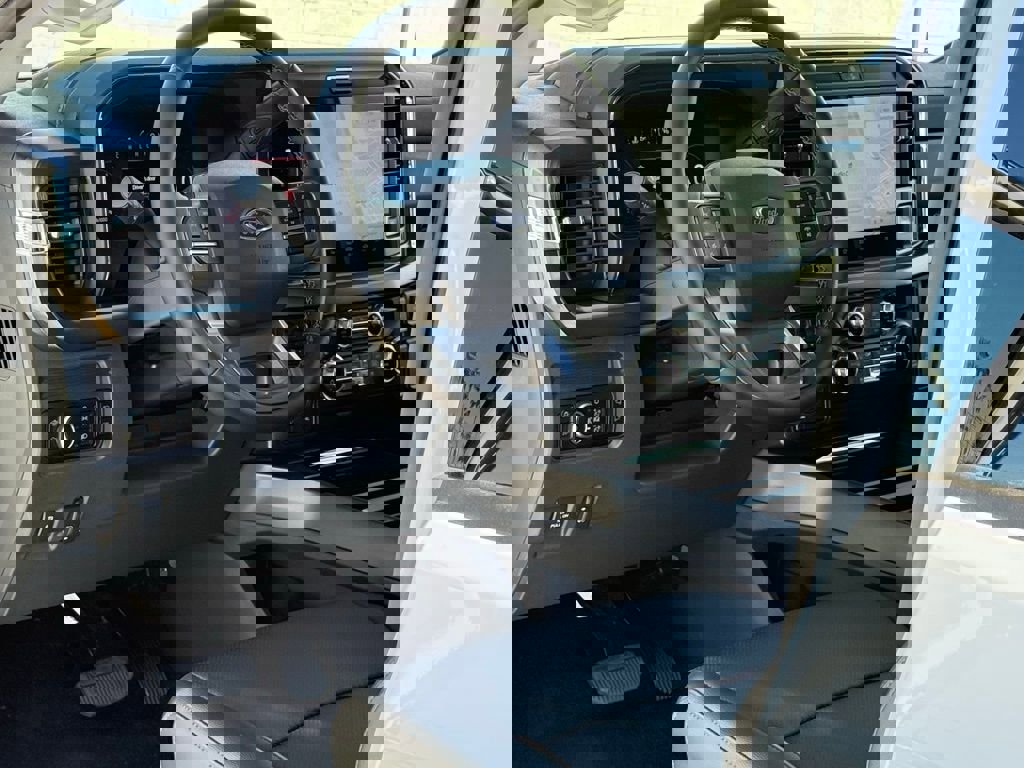 New 2026 Ford F250 Lariat w/ Black Appearance Package image 6