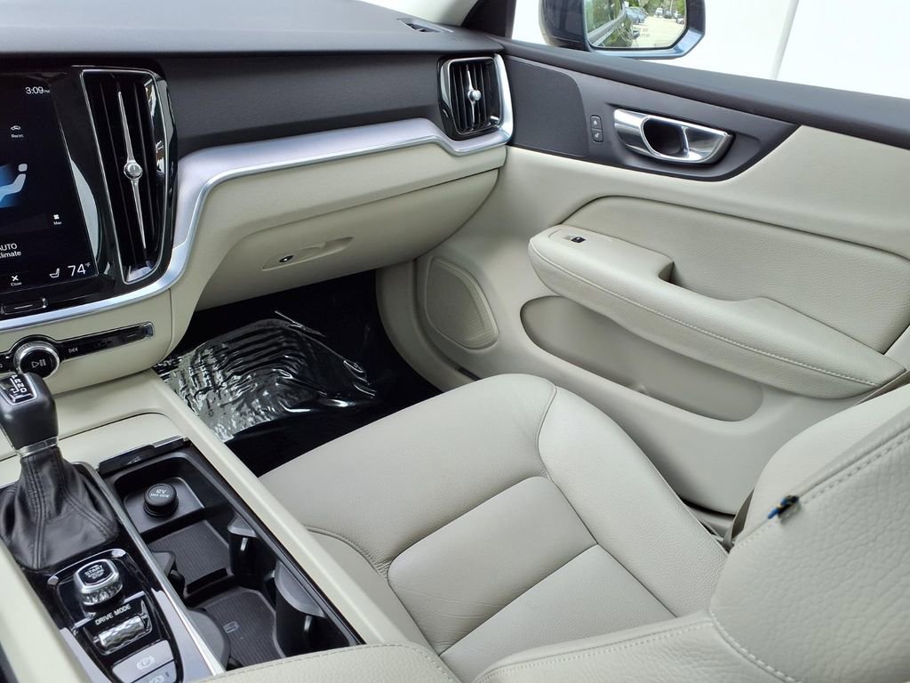 Used 2019 Volvo S60 T5 Momentum w/ Premium Package FWD image 20