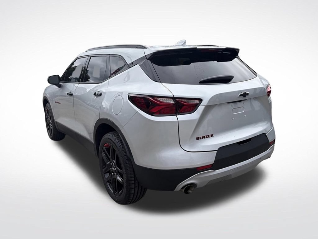 Used 2022 Chevrolet Blazer LT w/ Redline Edition FWD image 3