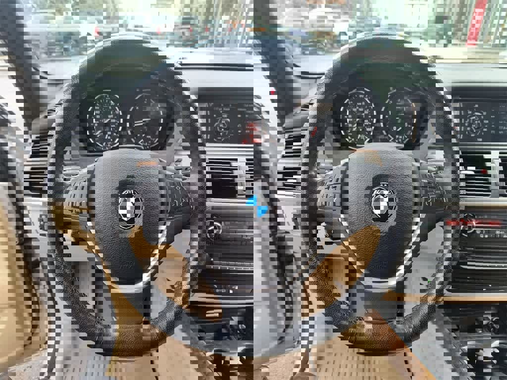 Used 2010 BMW X5 xDrive35d image 14