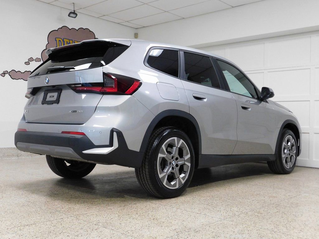 Used 2024 BMW X1 xDrive28i image 4