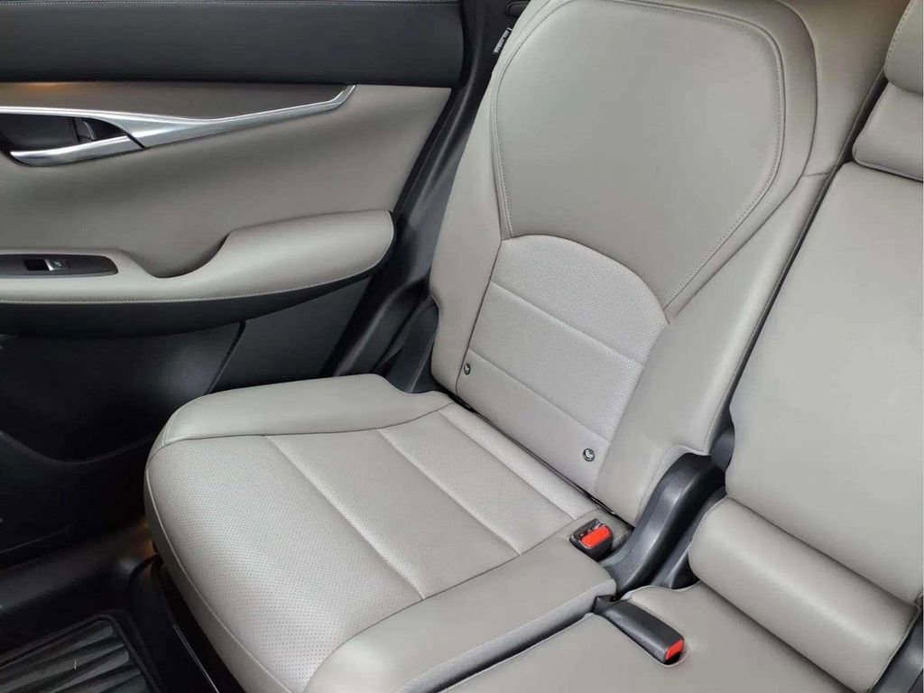 Used 2024 INFINITI QX50 Luxe FWD image 16