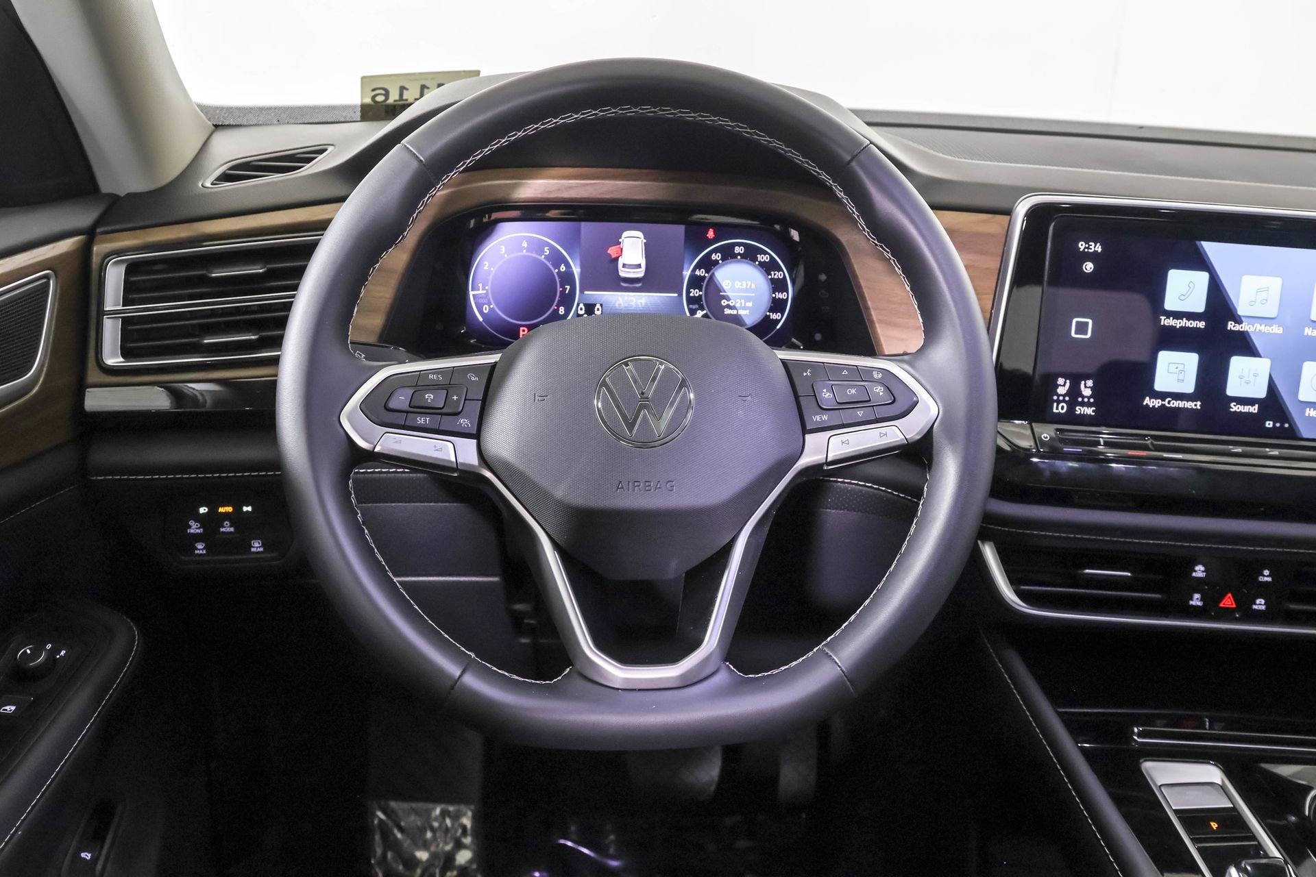 Used 2026 Volkswagen Atlas SE w/ Panoramic Sunroof Package AWD/4WD image 25