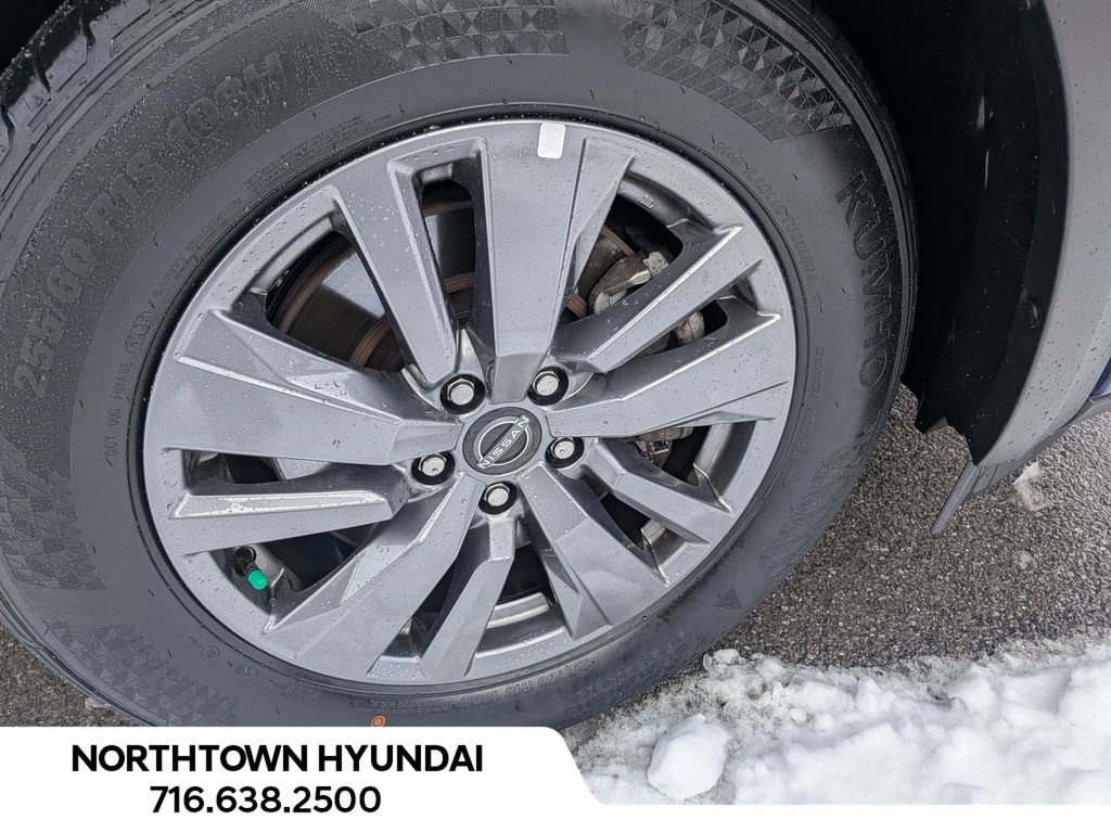 Used 2025 Nissan Pathfinder SV image 44