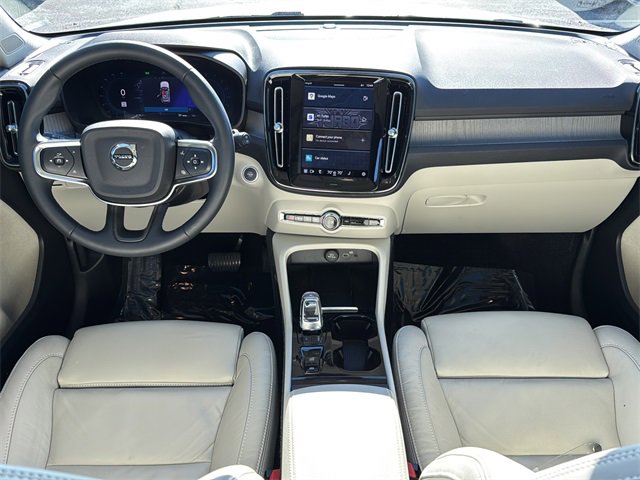 Used 2023 Volvo XC40 B5 Ultimate w/ Protection Package Premier image 10