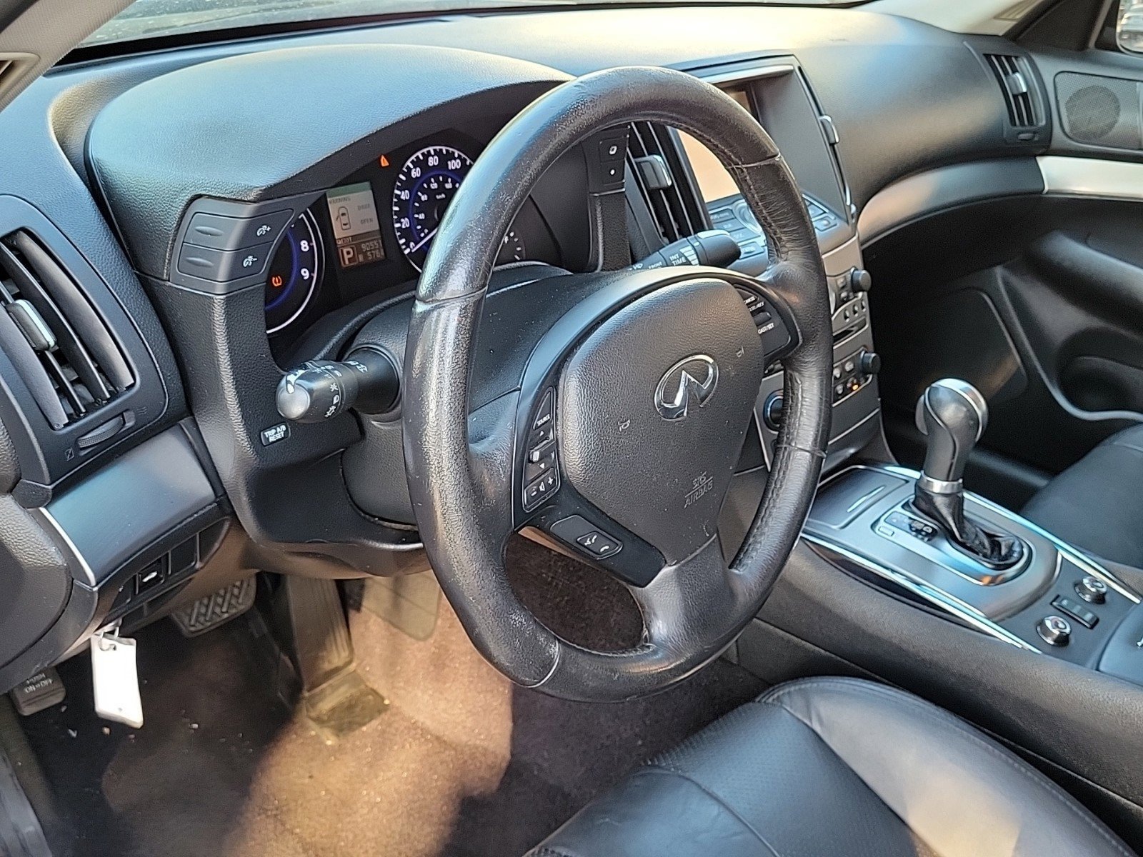 Used 2015 INFINITI Q40 AWD image 9