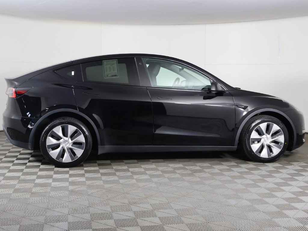 Used 2023 Tesla Model Y Long Range image 20