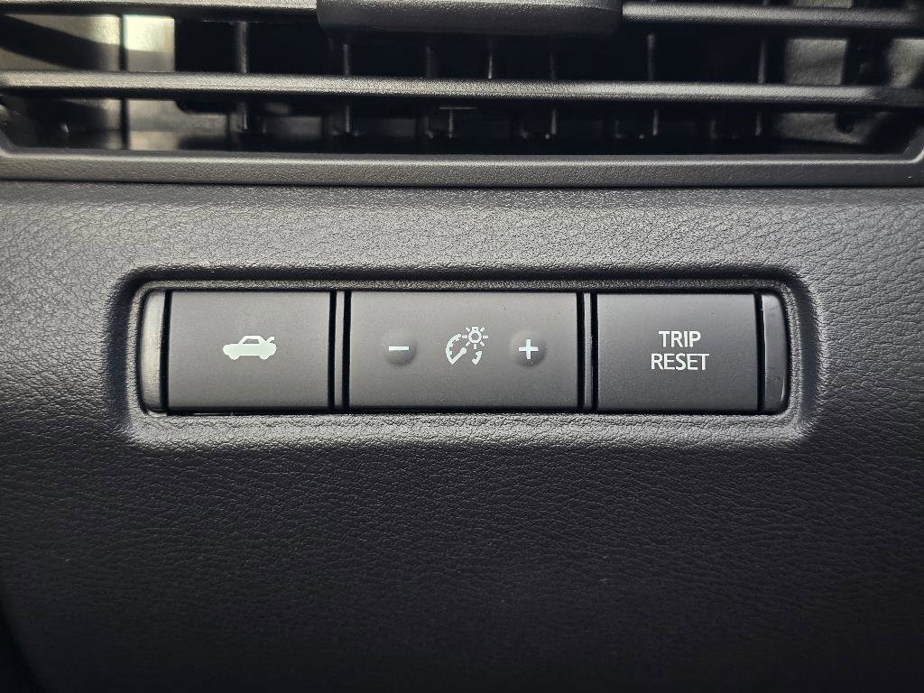 Certified 2025 Nissan Altima 2.5 SR image 21