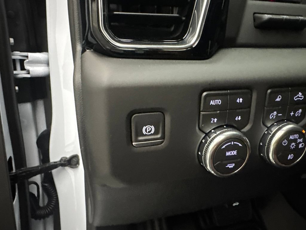 New 2026 GMC Sierra 3500 Denali Ultimate AWD/4WD image 29