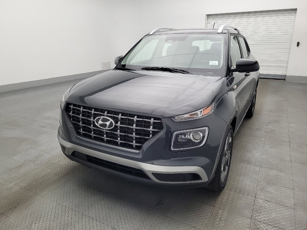 Used 2025 Hyundai Venue Limited image 15