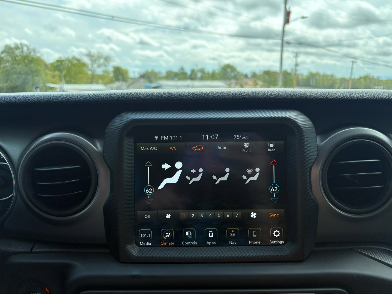 Used 2022 Jeep Wrangler Sport image 18