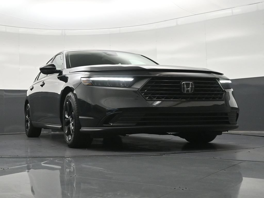 Used 2025 Honda Accord SE image 30