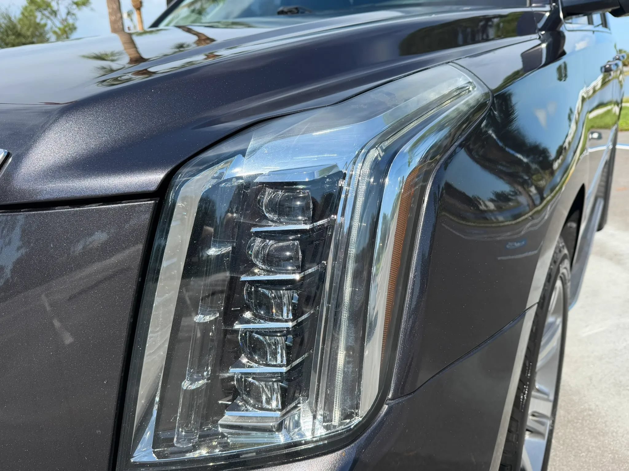 Used 2016 Cadillac Escalade Luxury RWD image 5