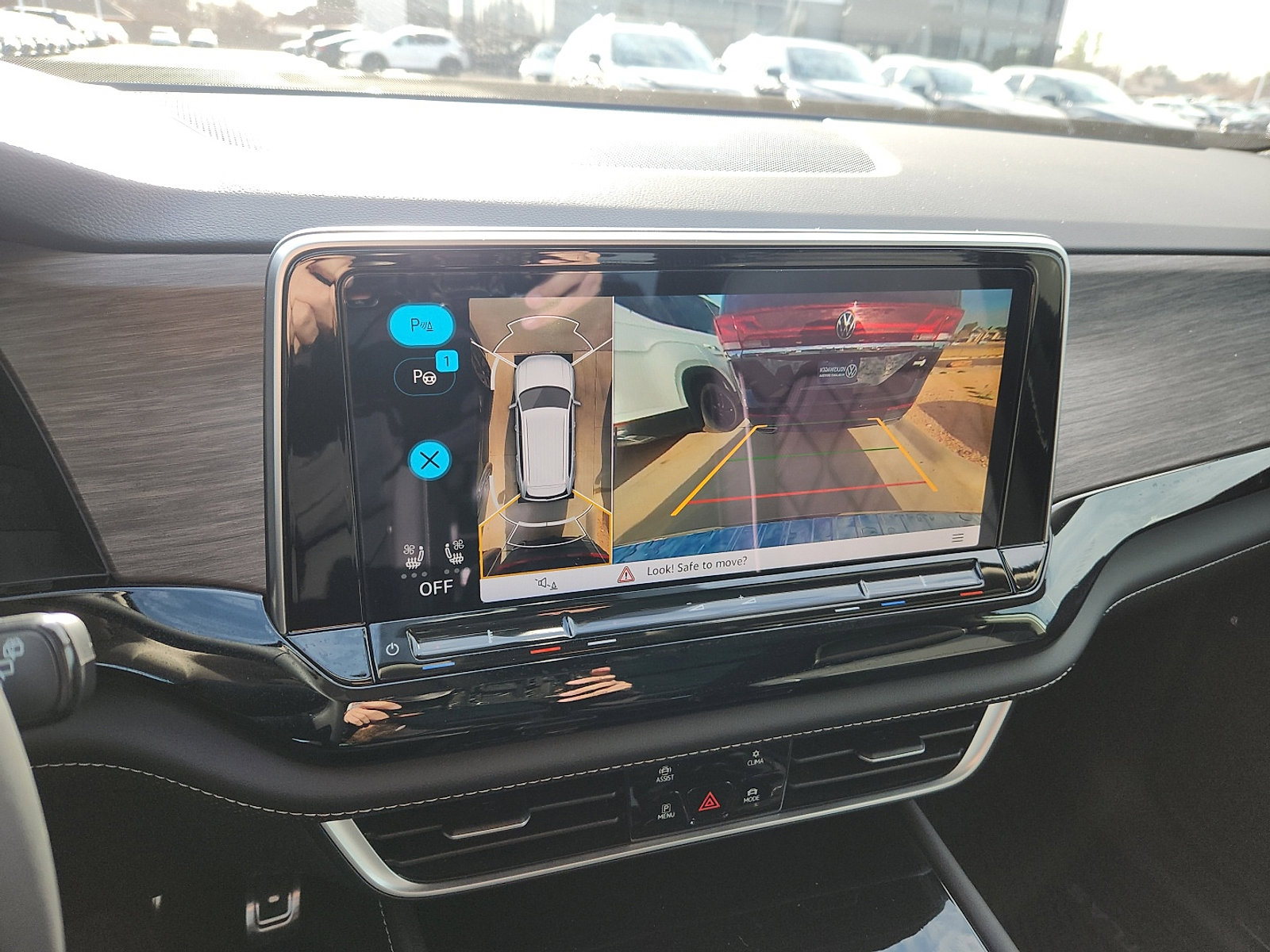 New 2026 Volkswagen Atlas SEL Premium R-Line image 18