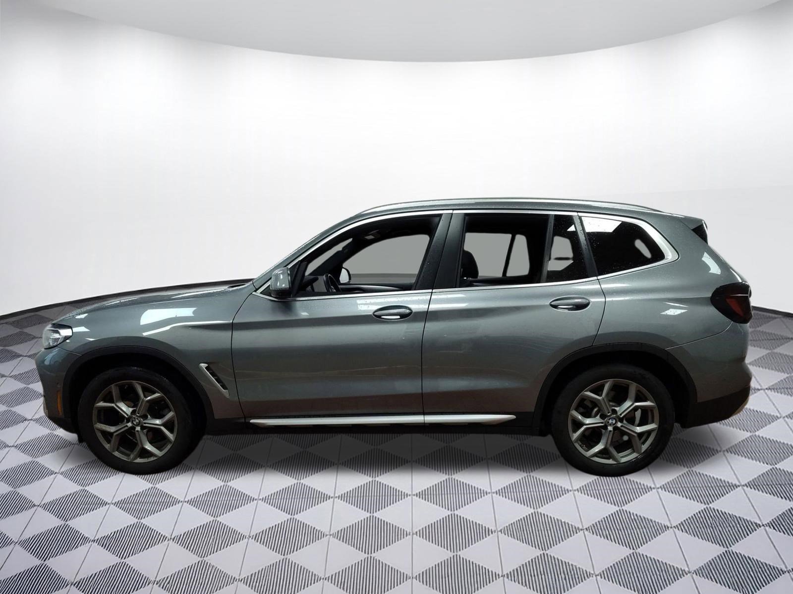 Certified 2023 BMW X3 xDrive30i w/ Premium Package image 2
