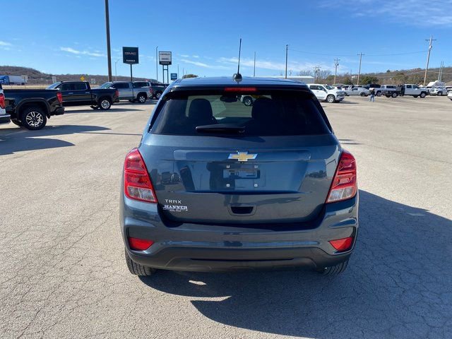 Used 2022 Chevrolet Trax LS w/ Tint and Cruise Package image 5