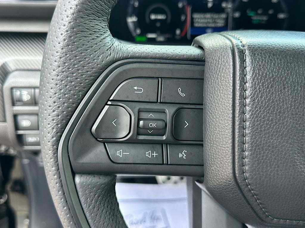 Used 2025 Toyota Tacoma TRD Pro AWD/4WD image 26