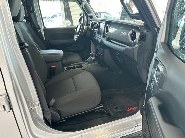 Used 2023 Jeep Wrangler Sahara w/ Cold Weather Group image 17