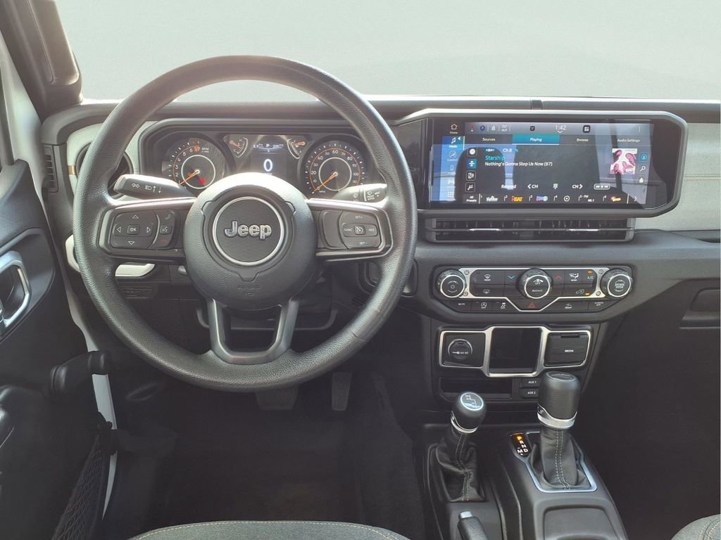 Used 2024 Jeep Gladiator Sport AWD/4WD image 4