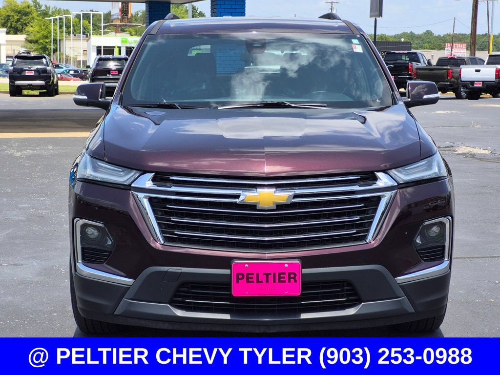 Used 2023 Chevrolet Traverse LT FWD image 2