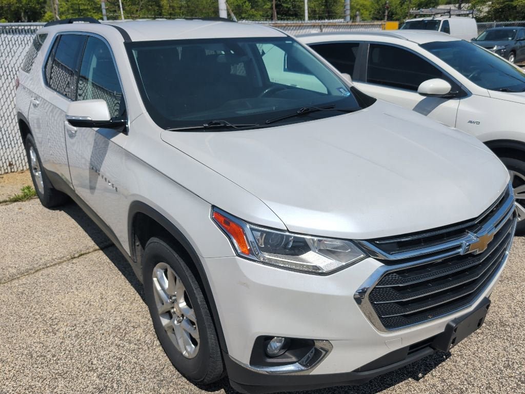 Certified 2019 Chevrolet Traverse LT FWD image 3