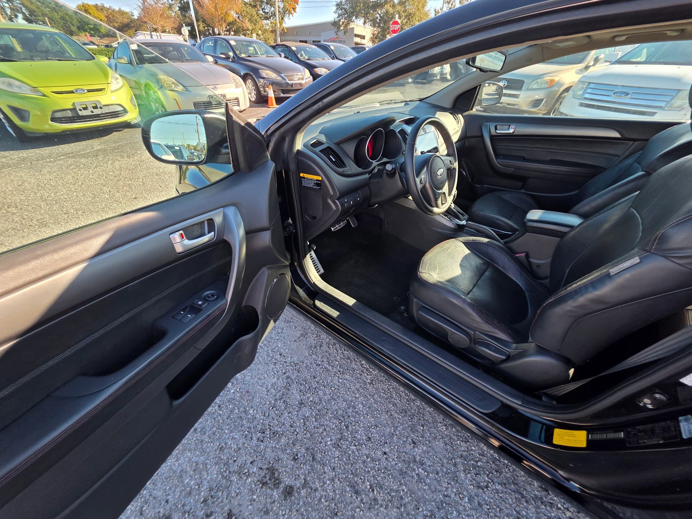 Used 2012 Kia Forte Koup SX w/ Tech Pkg image 12