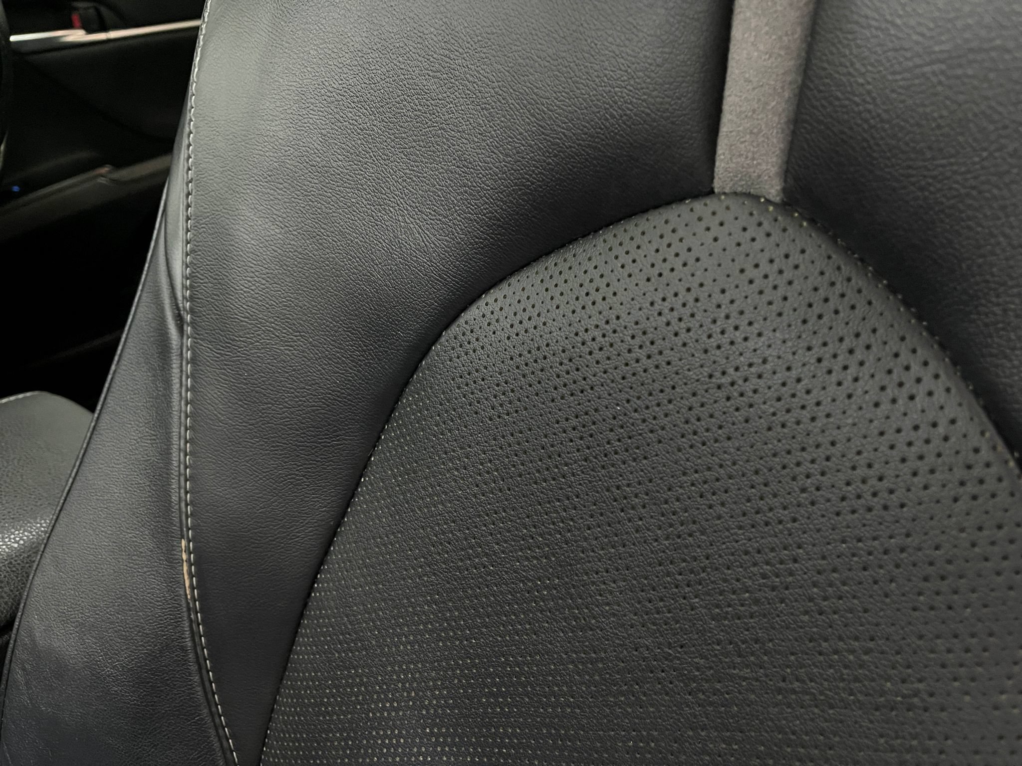 Used 2020 Toyota Camry XSE FWD image 17
