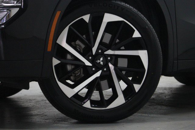 Used 2024 Mitsubishi Outlander SE image 3