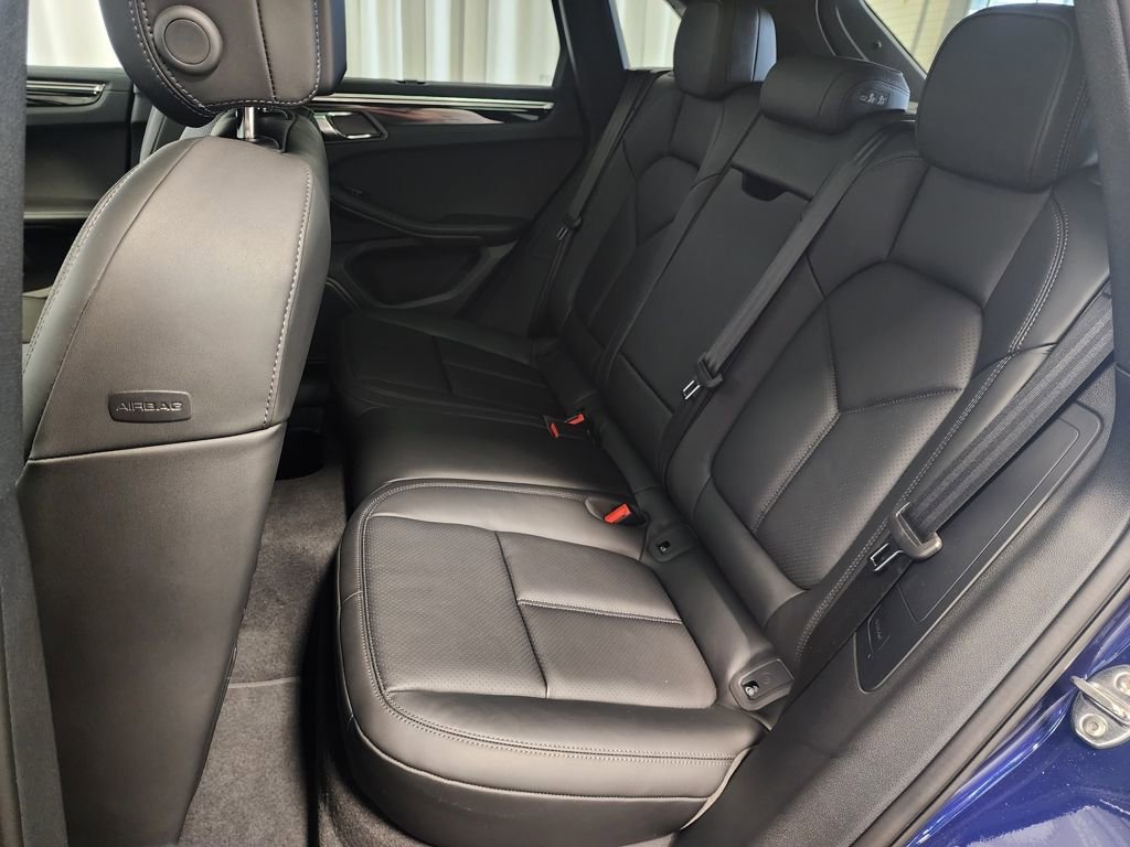 Certified 2025 Porsche Macan image 19