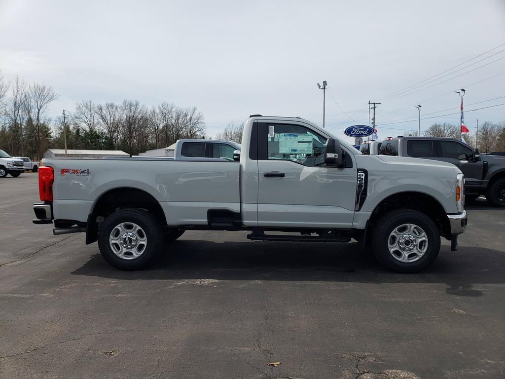 New 2026 Ford F350 XLT w/ FX4 Off-Road Package AWD/4WD image 3