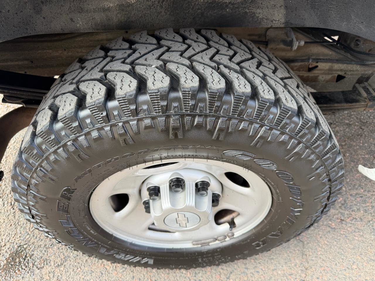 Used 2020 Chevrolet Express 2500 Extended w/ Communications Package image 30