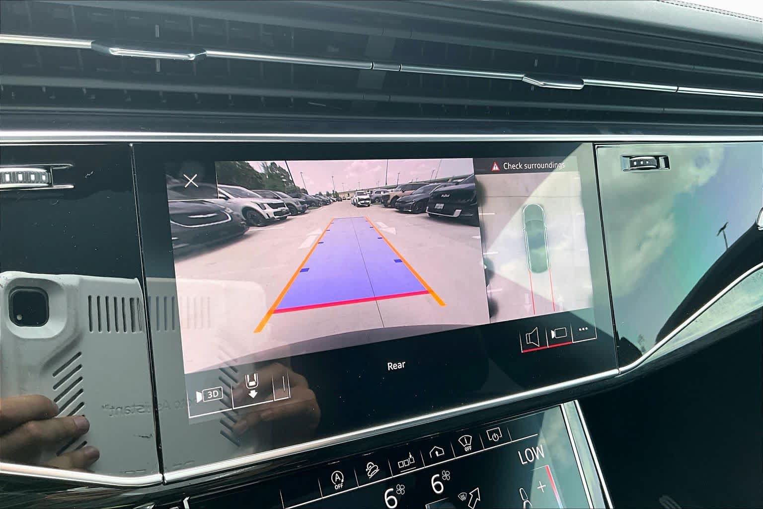 Used 2020 Audi Q8 Prestige AWD/4WD image 26