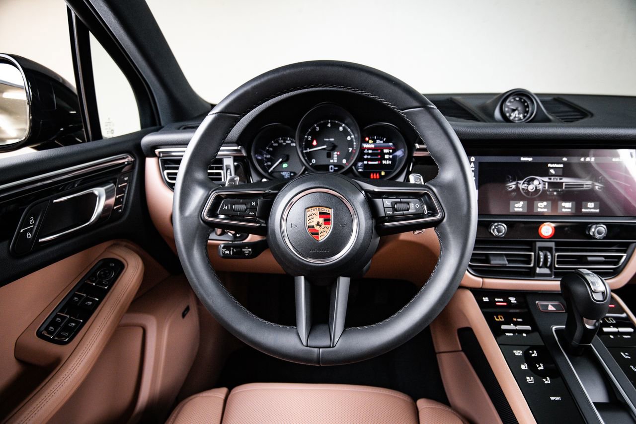 Certified 2026 Porsche Macan AWD/4WD image 25