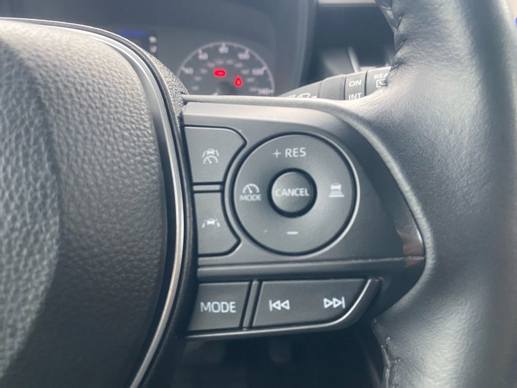 Used 2024 Toyota Corolla Cross LE image 23