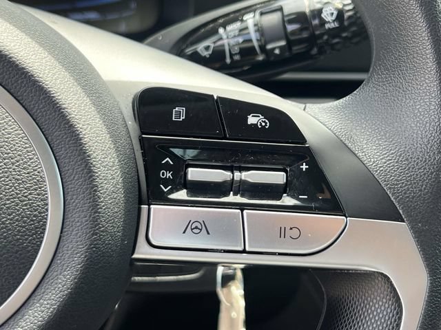 Certified 2025 Hyundai Elantra SE FWD image 21