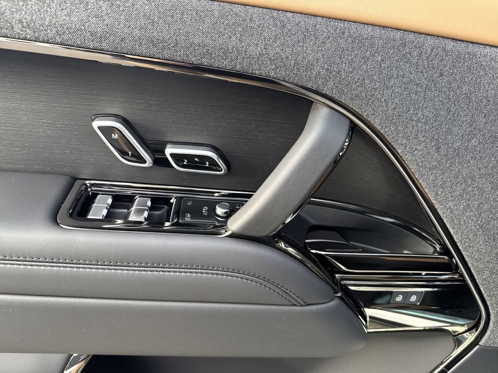 New 2025 Land Rover Range Rover Sport Dynamic SE AWD/4WD image 28