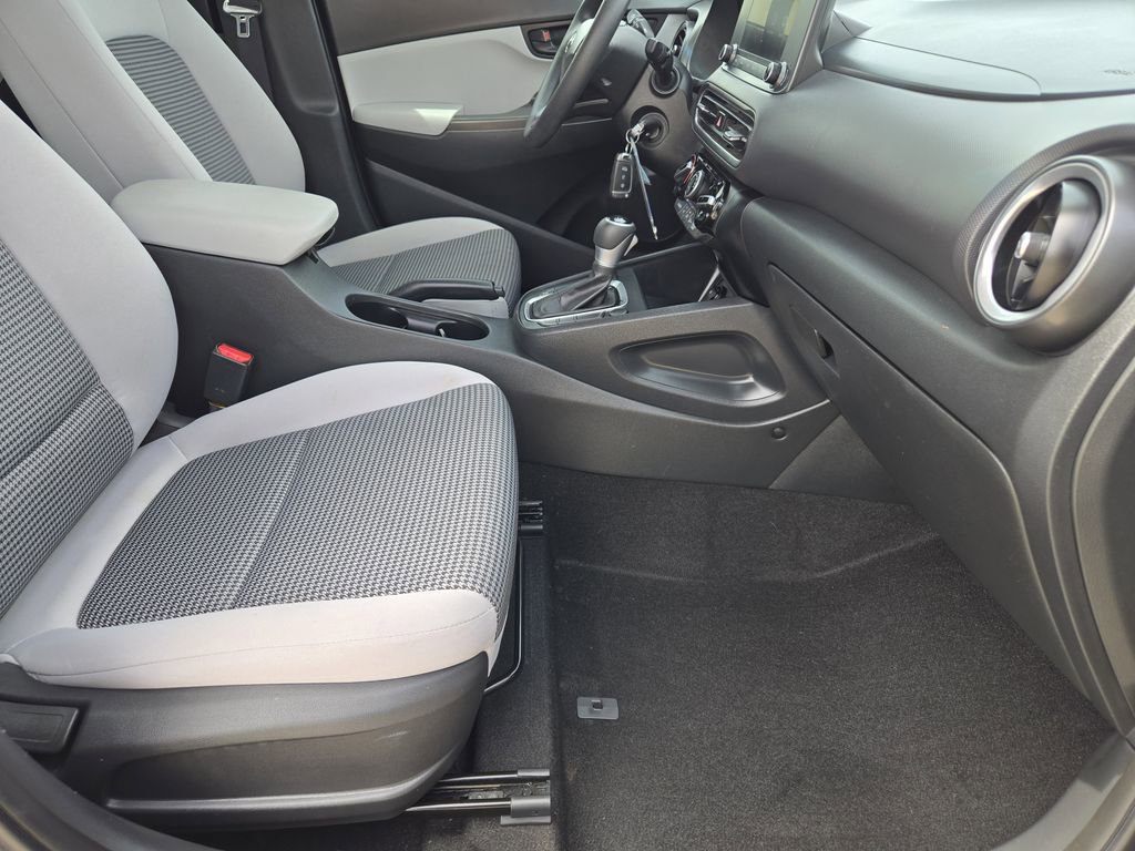 Used 2022 Hyundai Kona SE FWD image 15